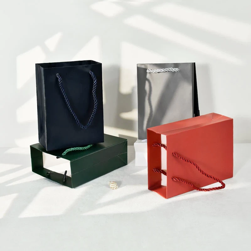 Lēti dāvanu maisiņi