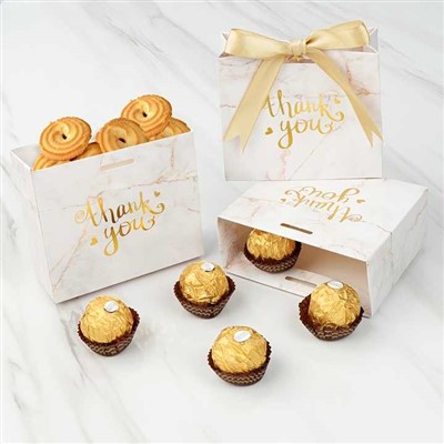 Krāsainas papīra dāvanu maisiņi